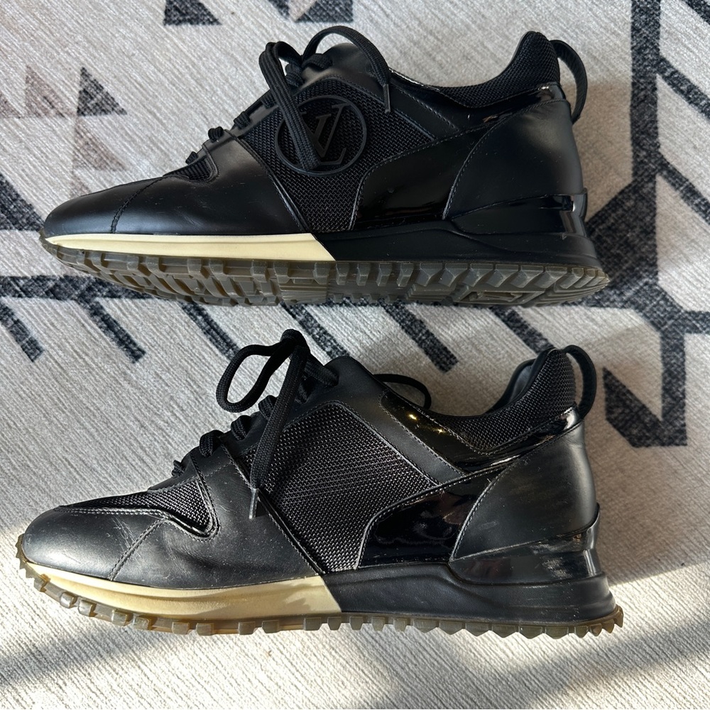 Louis Vuitton runaway sneaker size 39